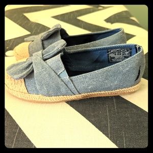 New w/out tag Shimmer Jean Bow Nautica shoes
